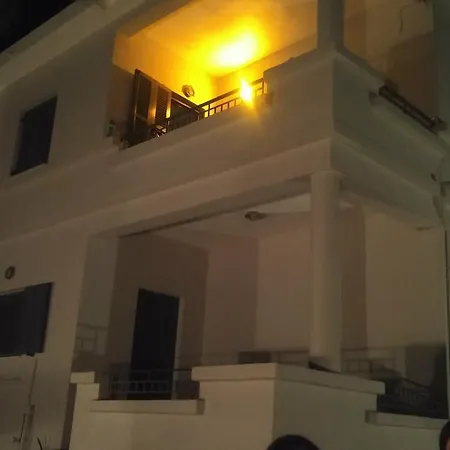 Appartement Seafront In Kartela Kyparisias