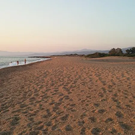 Seafront In Kartela Kyparisias Appartement *