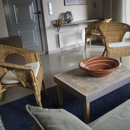 Seafront In Kartela Kyparisias Apartment
